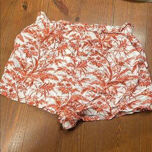High Waist Red and White Shorts with Elastic Waistband
